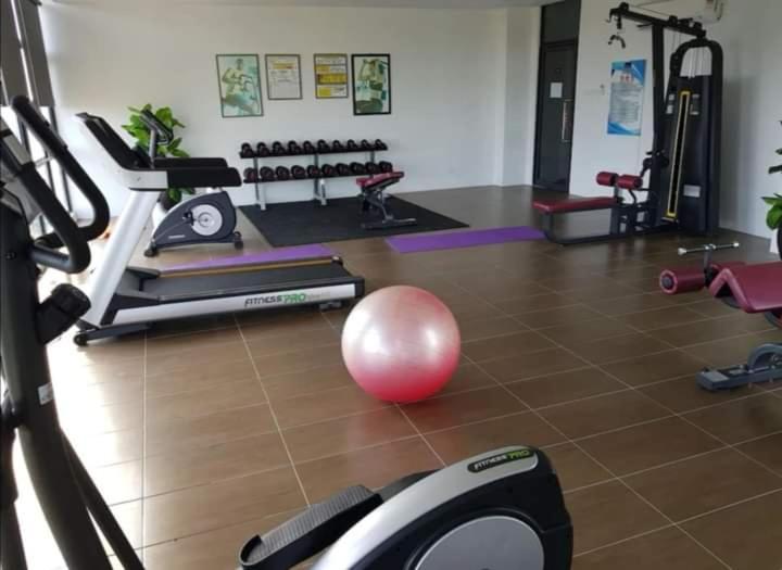 Inadh Suites @ Icon Residence With Pool Kuala Terengganu Bagian luar foto